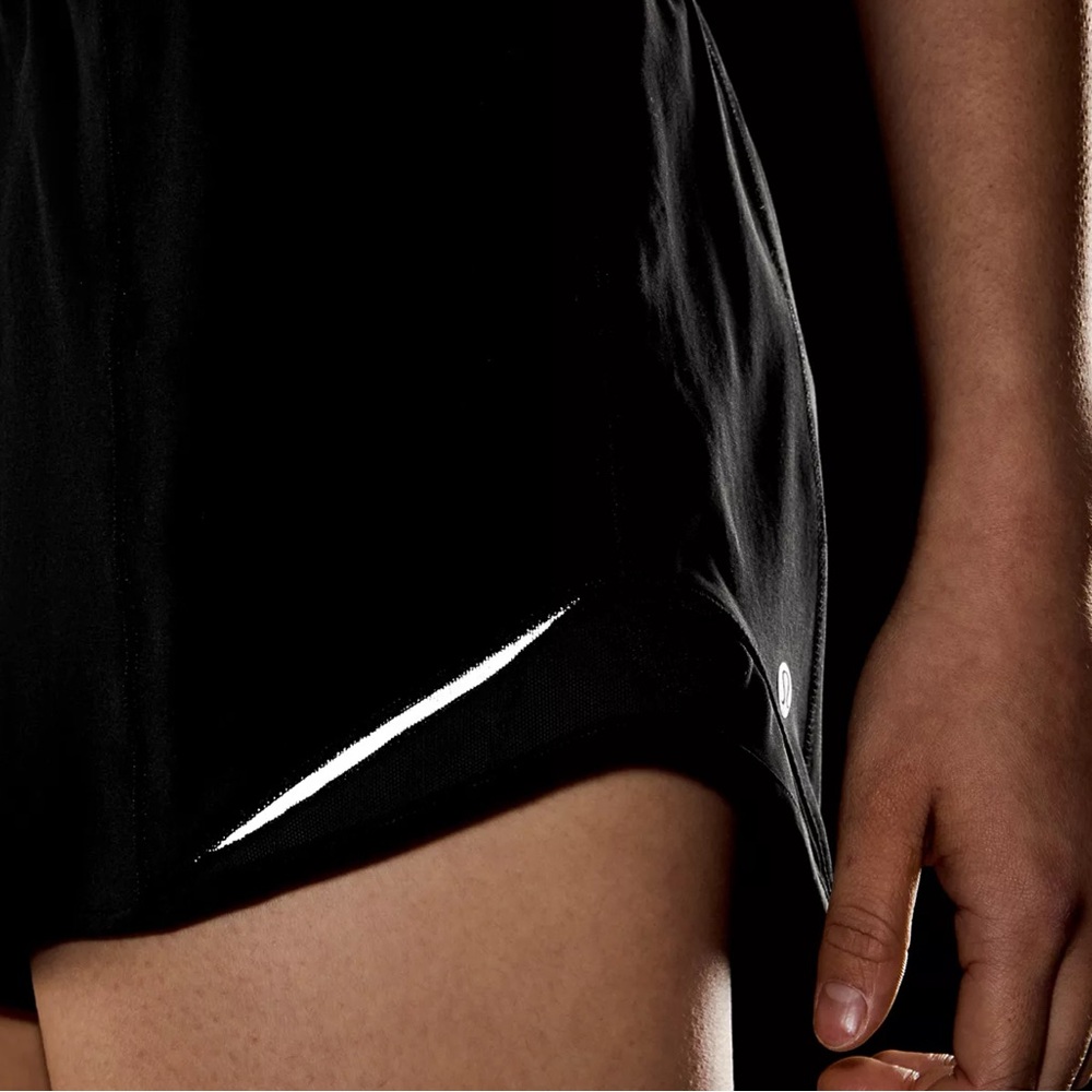 Lululemon Black Hotty Hot High-Rise Lined Short 4" - Picture 5 of 8